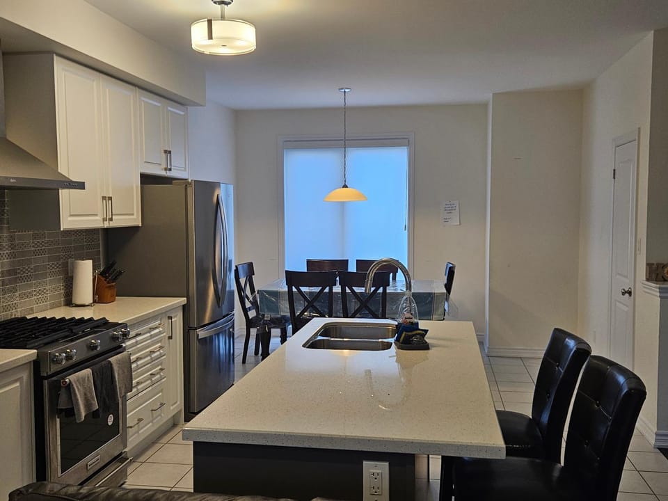 Kitchen or kitchenette, dishwasher, toaster