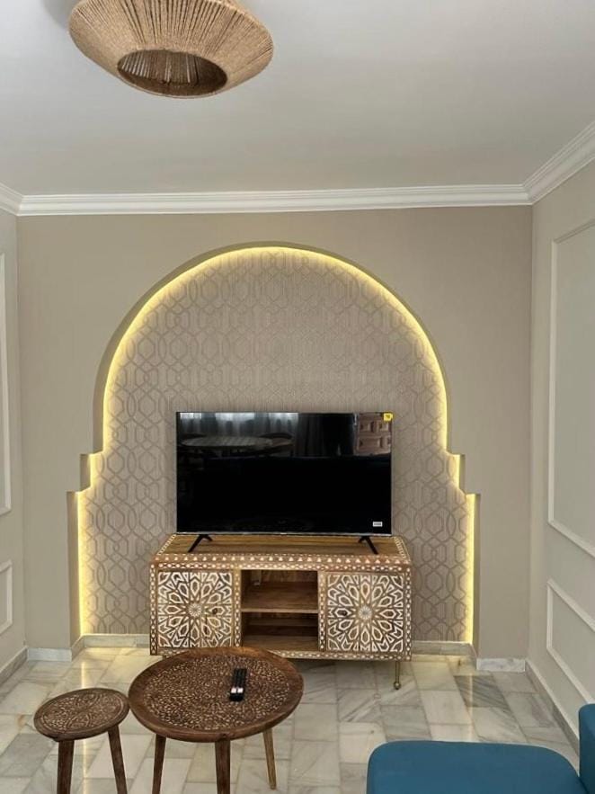 Communal lounge/ TV room, TV and multimedia, Living room, Seating area, Evening entertainment
