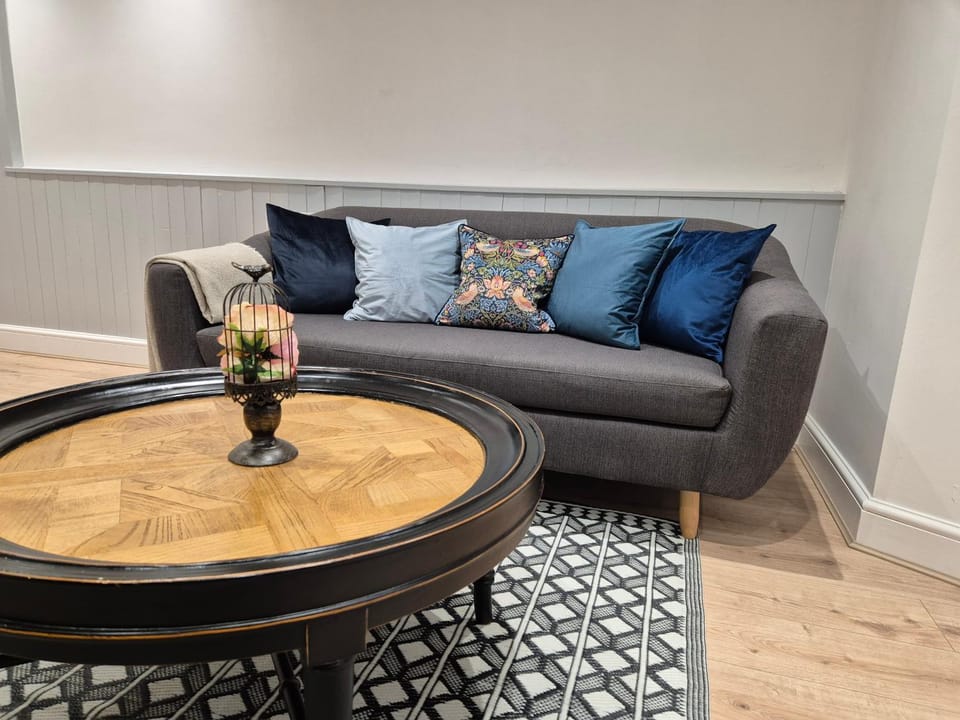 Dog-Friendly Basement Apartment with Garden - Southsea, Portsmouth #26a Apartment in Portsmouth