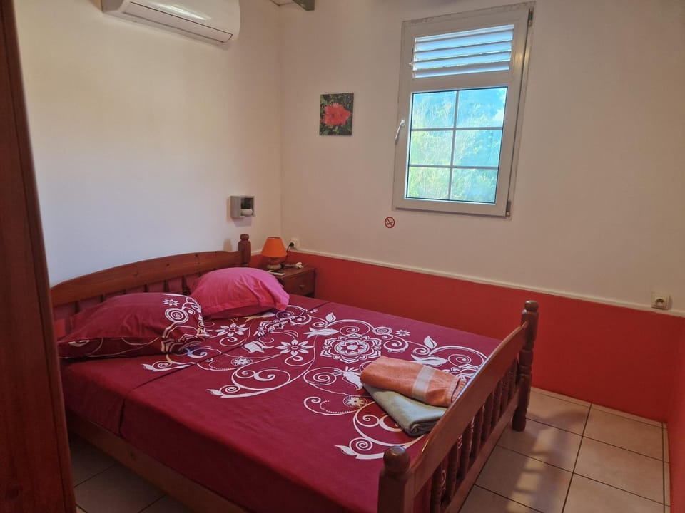 Bungalow Corail, F3 avec piscine à Sainte Luce House in Sainte-Luce