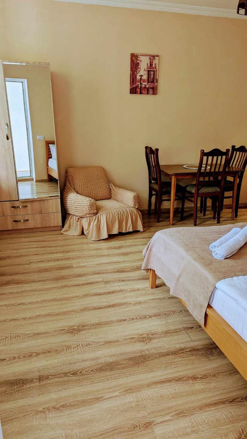 Bed, Living room, Seating area, Bedroom, towels