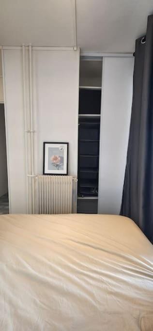 Studio & Expansive Terrace: Urban Oasis in Paris! Apartment in Puteaux