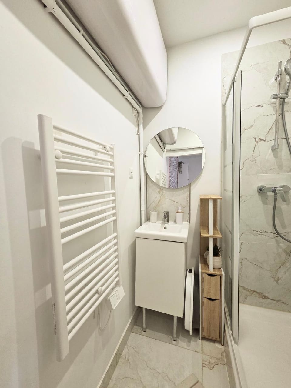 Le Charme Rosé Apartment in Île-de-France