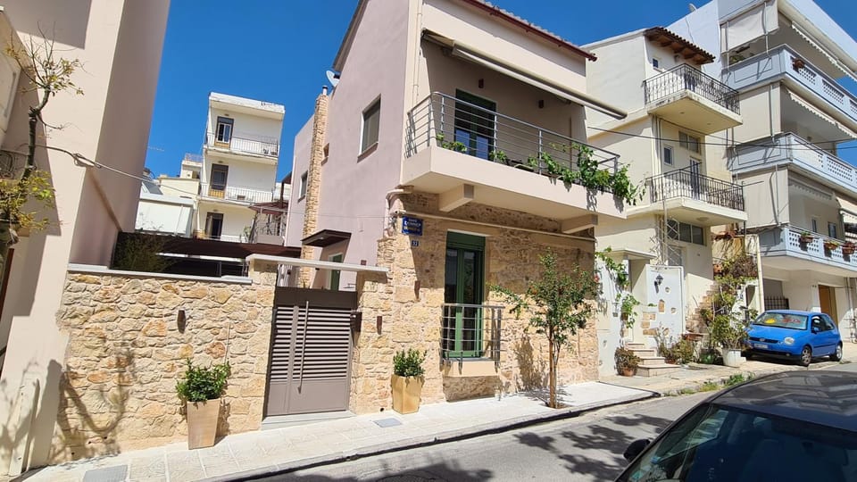 Property building, Facade/entrance, Neighbourhood, Street view, Location