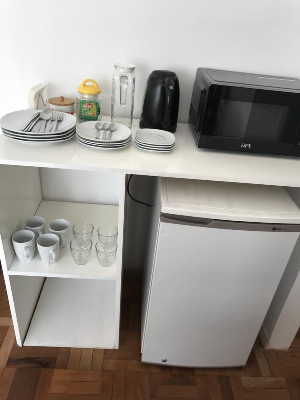 Coffee/tea facilities, Kitchen or kitchenette, microwave