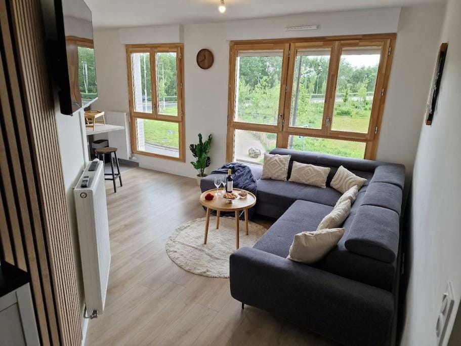 Happy Guest, 13 min Disneyland Paris Apartment in Bussy-Saint-Georges