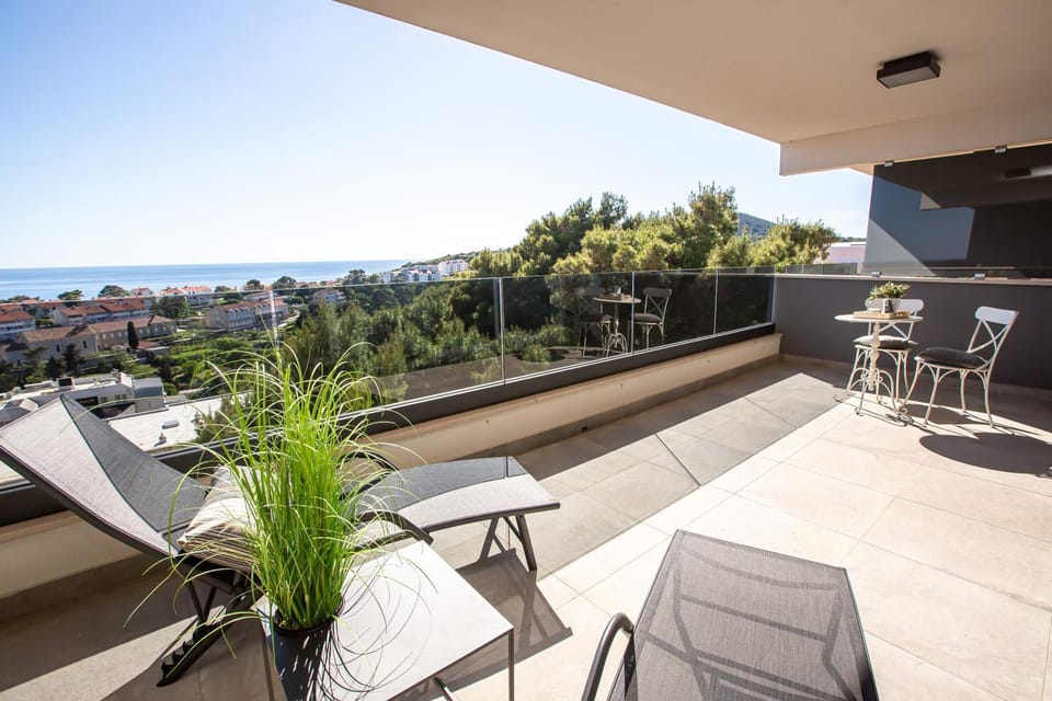 Natural landscape, View (from property/room), Balcony/Terrace