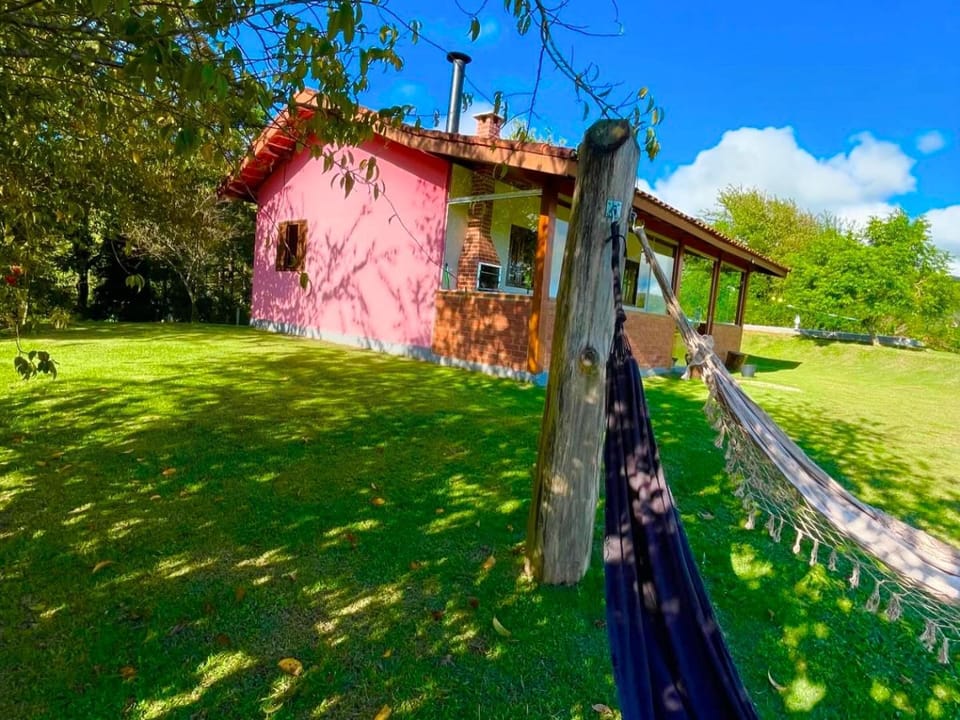 Casa com churrasqueira , piscina e vista espetacular House in State of São Paulo