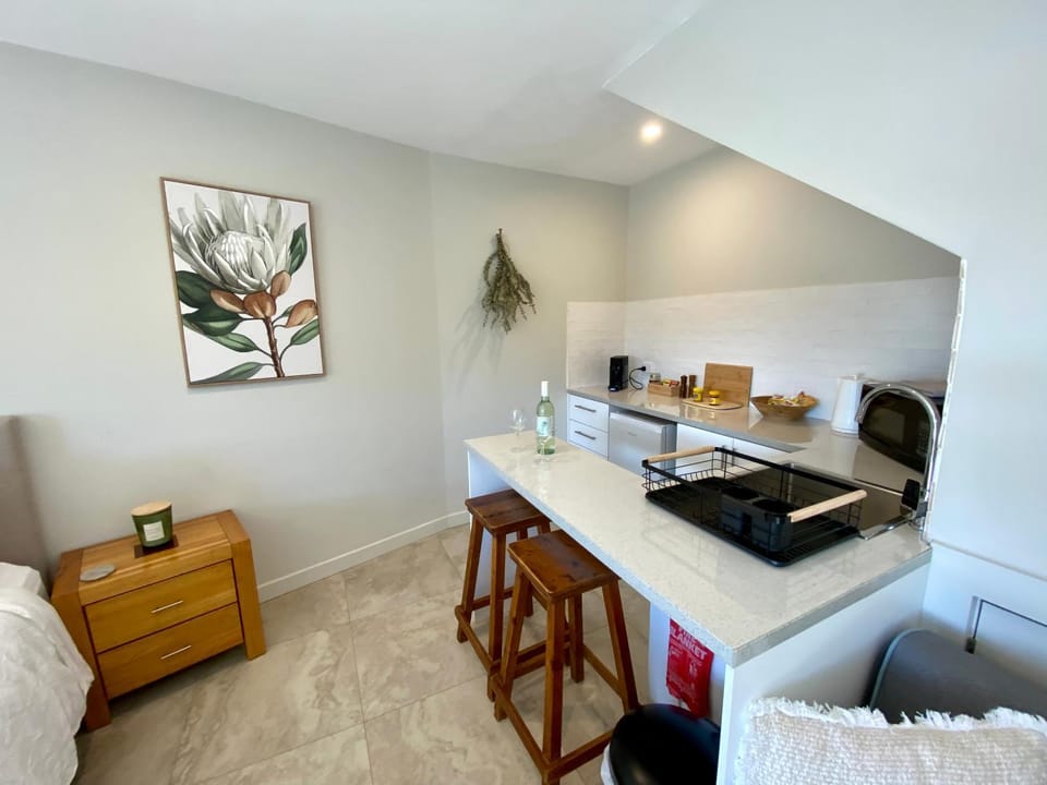 Hills View Studio Kiama Heights Bed and Breakfast in Kiama