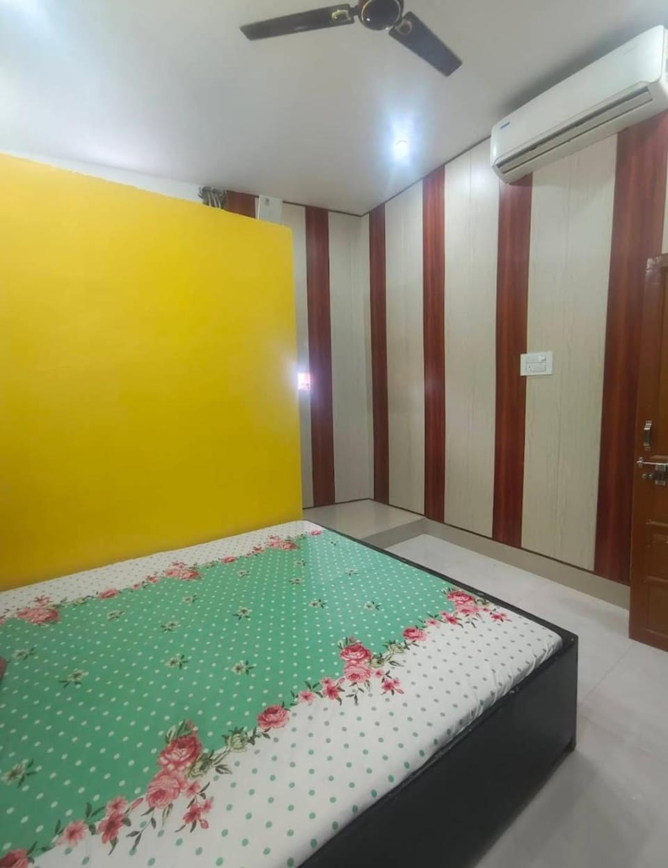 Radhika Guest House Nandgaon Bed and Breakfast in Uttar Pradesh