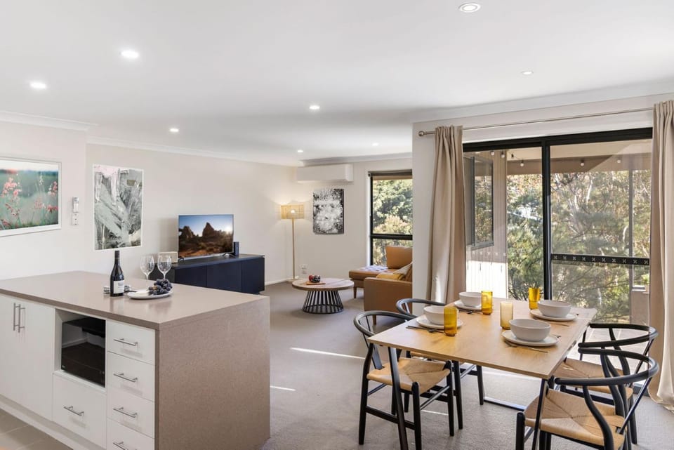 Kitchen or kitchenette, Living room, Dining area