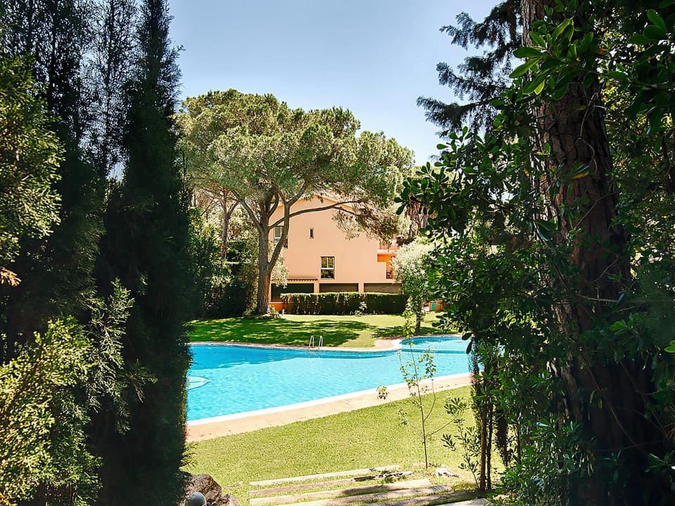 Hermosa Villa en Sant Feliu de Guíxols con Piscina Comunitaria - ES-209-80 Villa in Baix Empordà