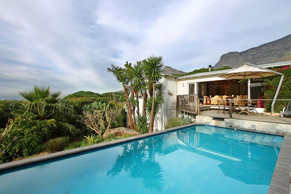Property building, Swimming pool, Swimming pool