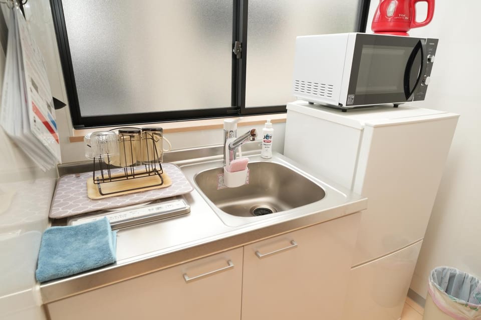 Kitchen or kitchenette, Kitchen or kitchenette, microwave, stove