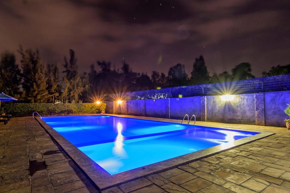 Swimming pool, Swimming pool