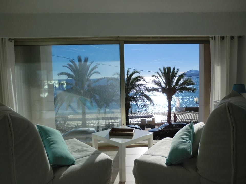 Seating area, Sea view