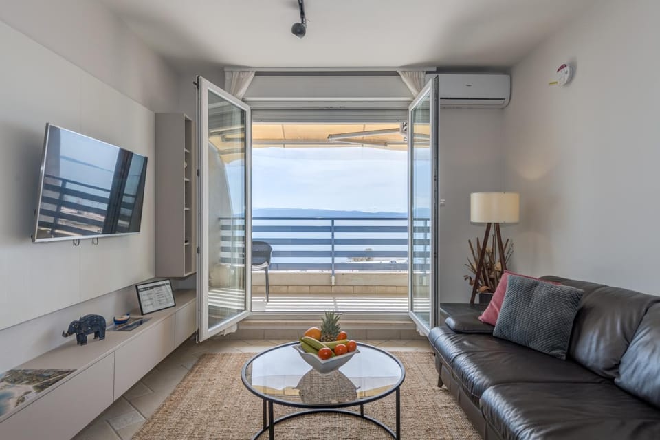 TV and multimedia, Living room, air conditioner