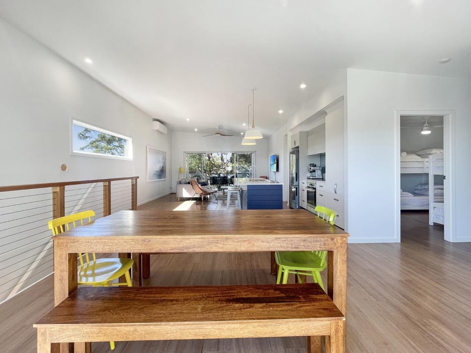 Pet-Friendly 3-Bed Coastal Gem Near Long Beach House in New South Wales