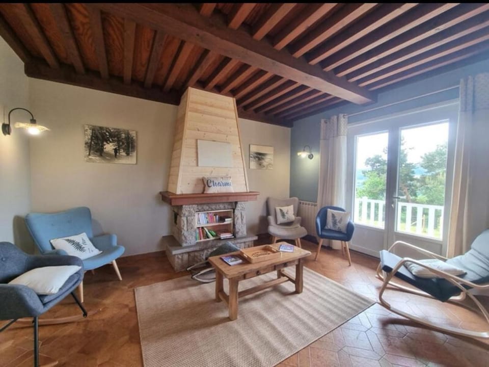 Le Temps des Cerises House in Auvergne-Rhône-Alpes