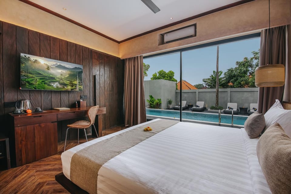 Bed, Bedroom, Pool view