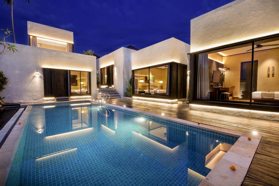 Property building, Restaurant/places to eat, Swimming pool