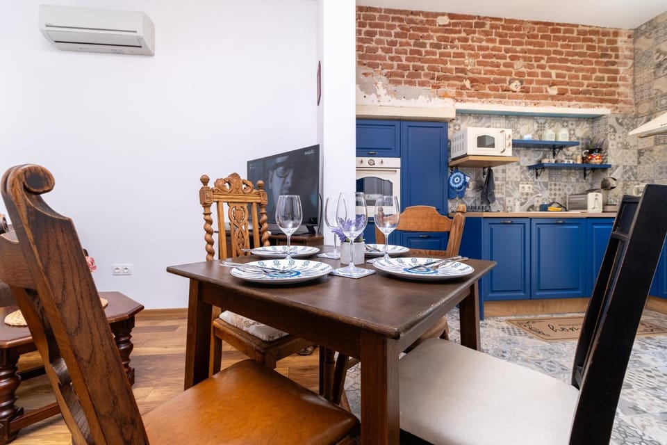 Kitchen or kitchenette, Living room, Seating area, Dining area, minibar, pet friendly, stove