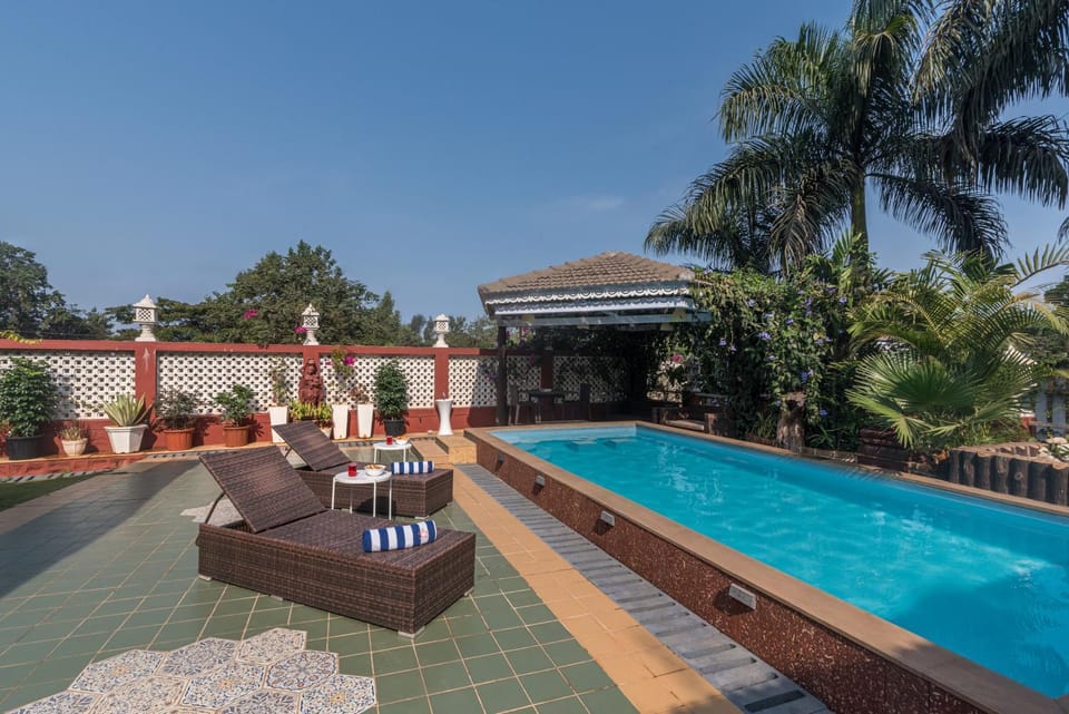 Day, Garden, Pool view, Swimming pool, sunbed