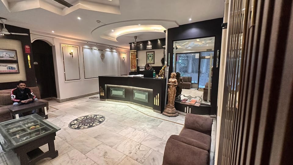 PEACE POINT FAMILY HOTEL By AKJ Hotel in New Delhi