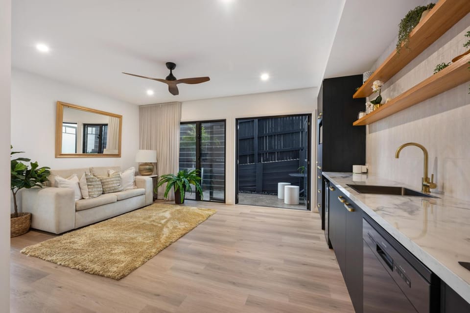 Kitchen or kitchenette, Living room, Dining area, fireplace