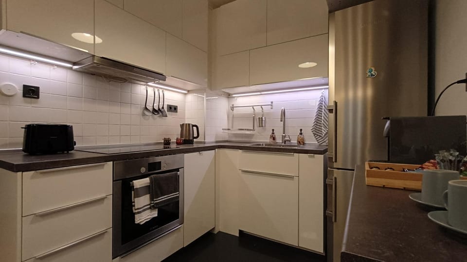 Kitchen or kitchenette, dishwasher, pet friendly, stove, toaster