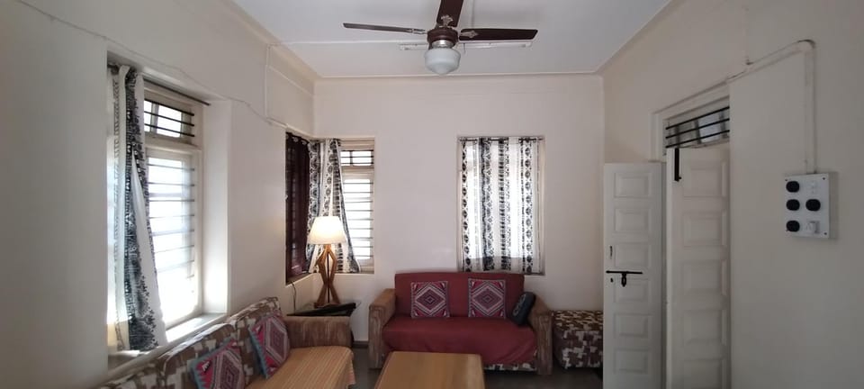 Madhav Bhavan Guest House Apartment in Pune