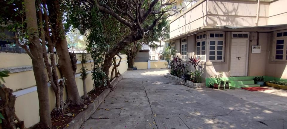 Madhav Bhavan Guest House Apartment in Pune
