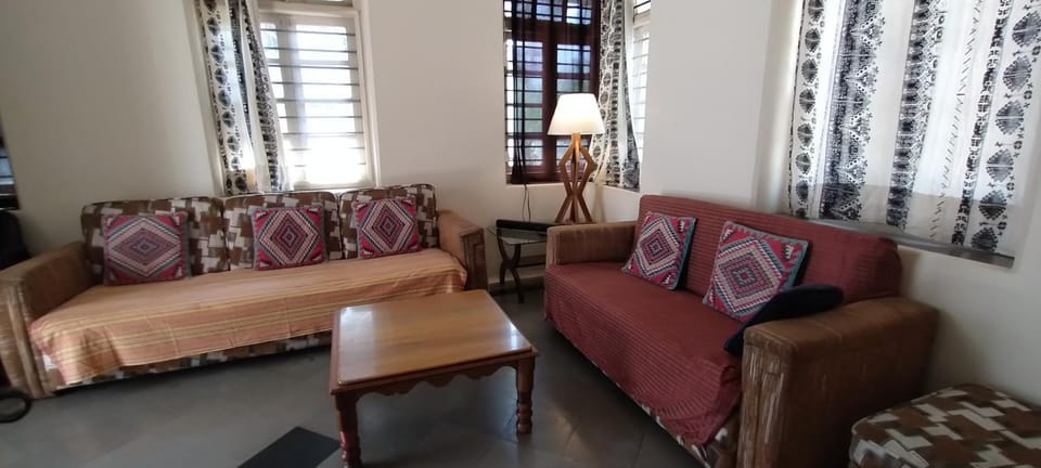 Madhav Bhavan Guest House Apartment in Pune