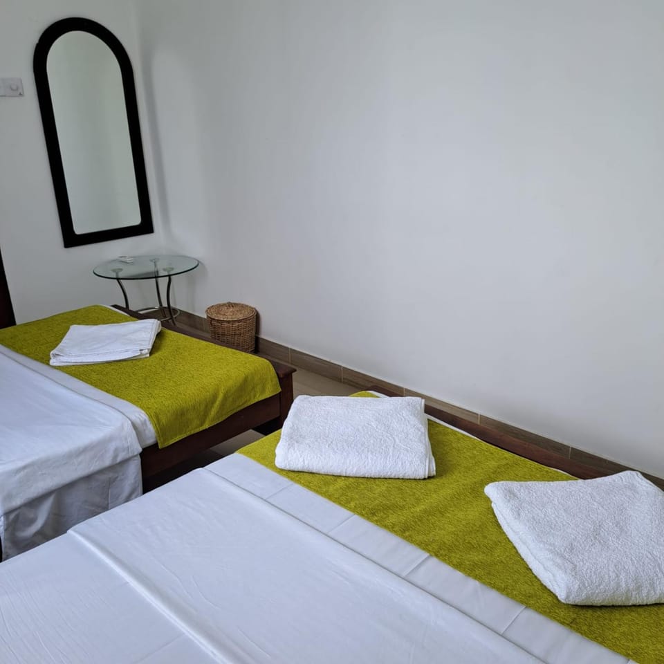 Photo of the whole room, Bedroom, towels