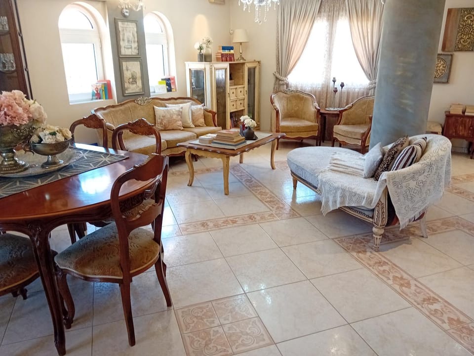 Living room, Dining area