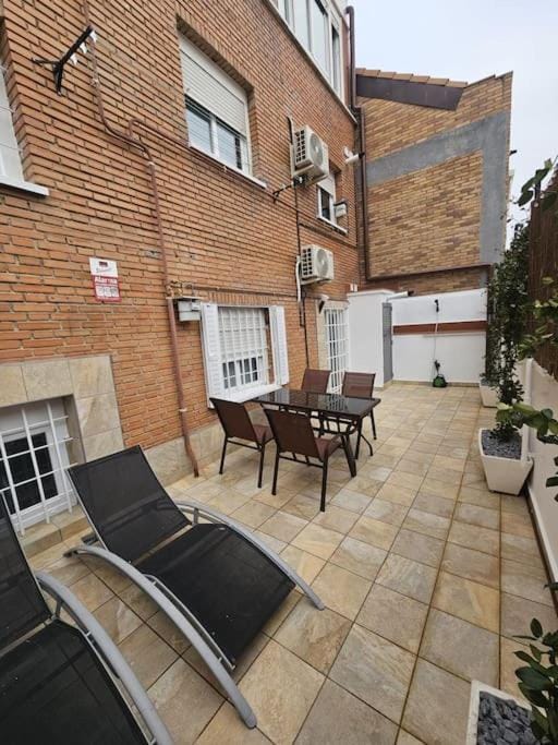 Property building, Balcony/Terrace, sunbed