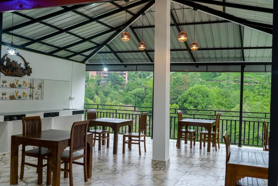 View (from property/room), Balcony/Terrace, Dining area