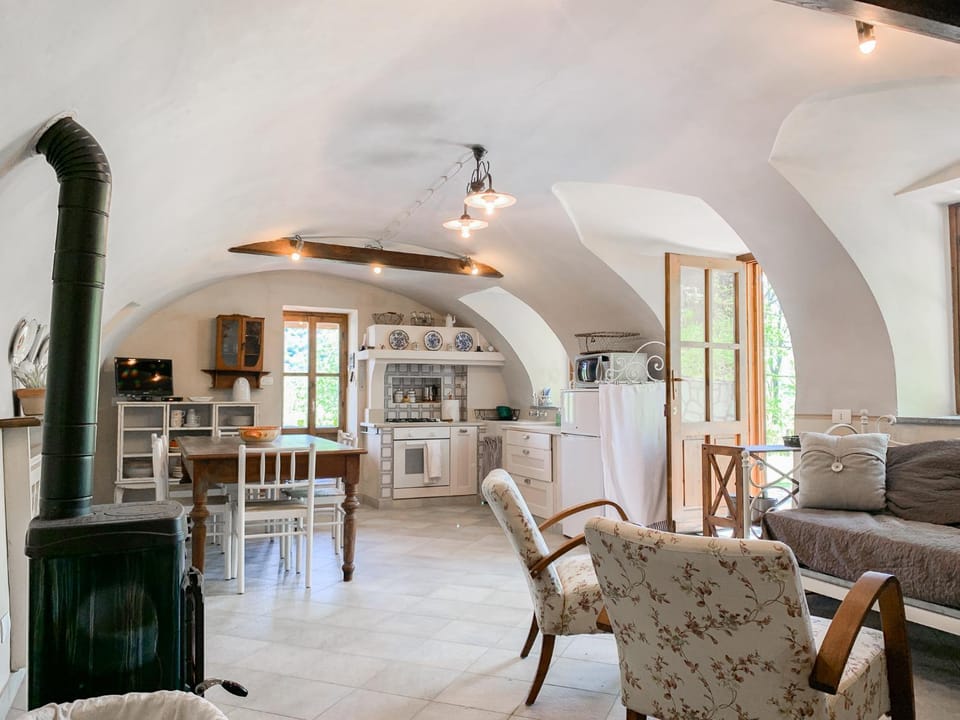 Communal lounge/ TV room, Kitchen or kitchenette, Kitchen or kitchenette, Living room, Seating area, Dining area, pet friendly