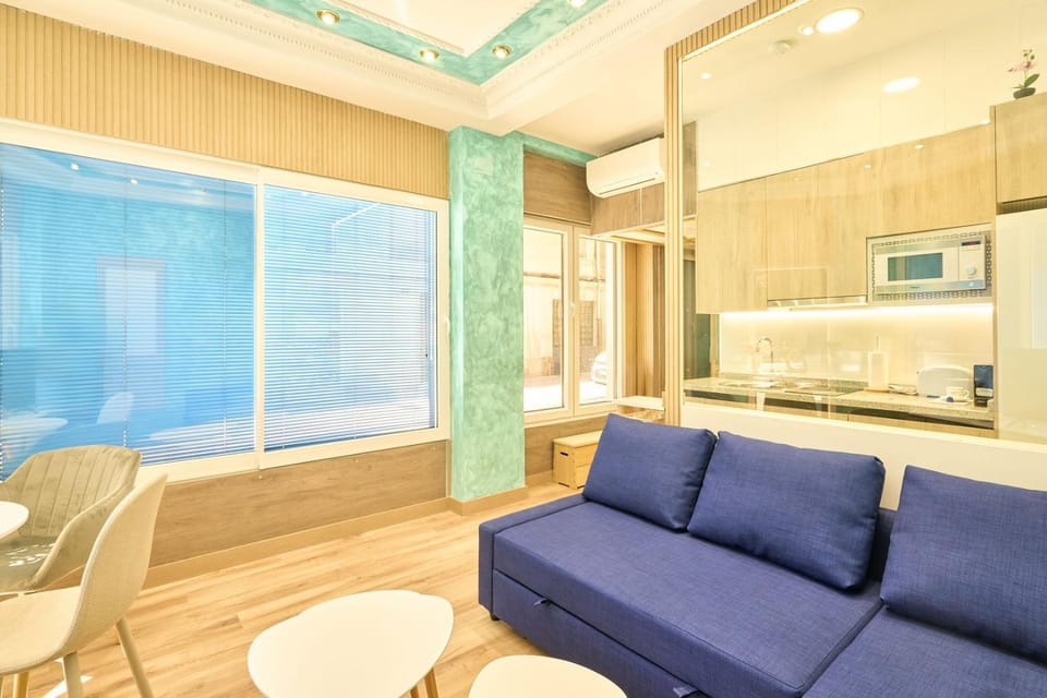 Kitchen or kitchenette, Living room