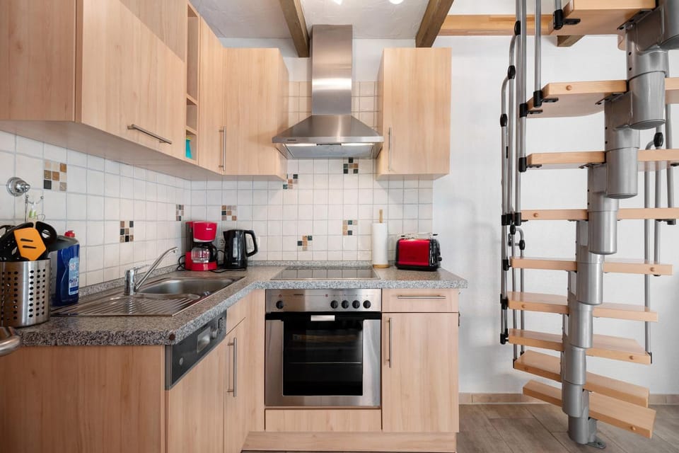 Property building, Kitchen or kitchenette, Living room