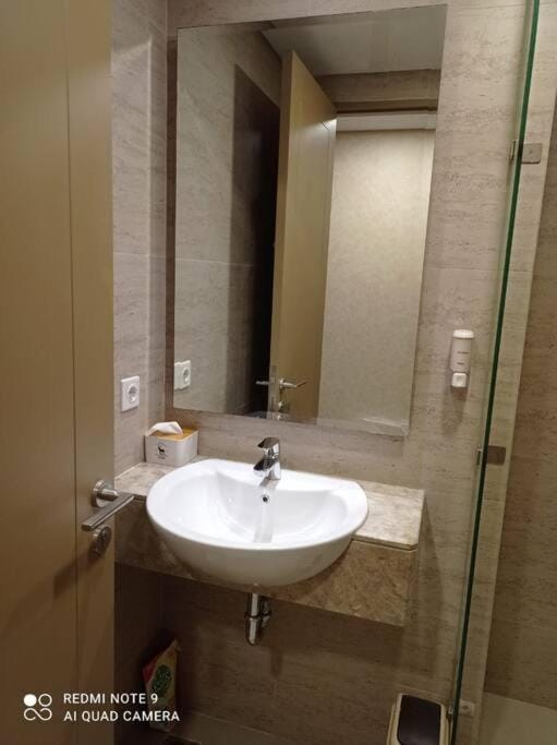goldcoast studio europe sofabed wifi netflix Apartment in Jakarta
