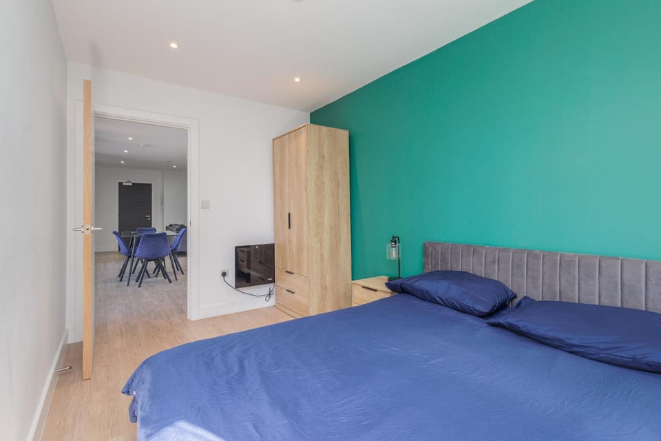 Bed, Photo of the whole room, Bedroom, wardrobe