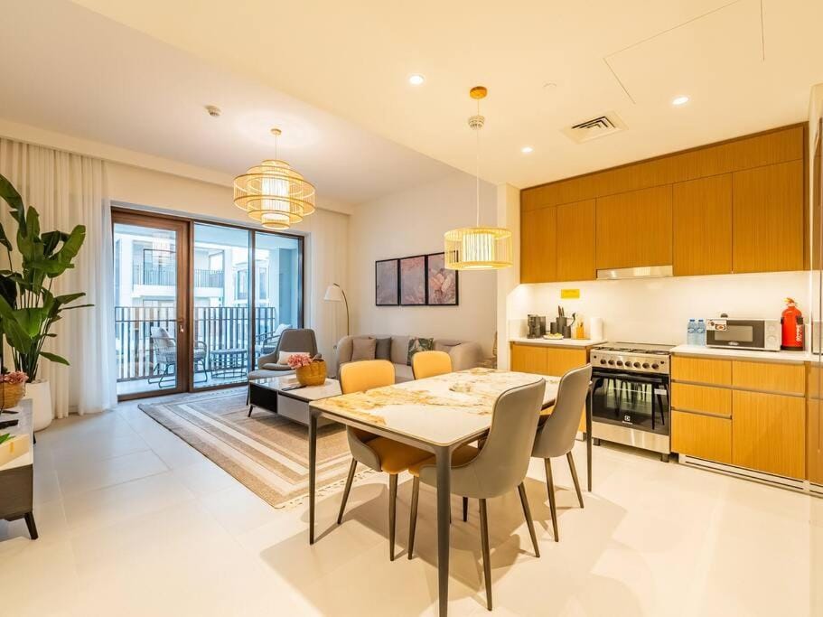Ravishing Retreat 2BR Creek Beach Luxury Abode Apartment in Dubai