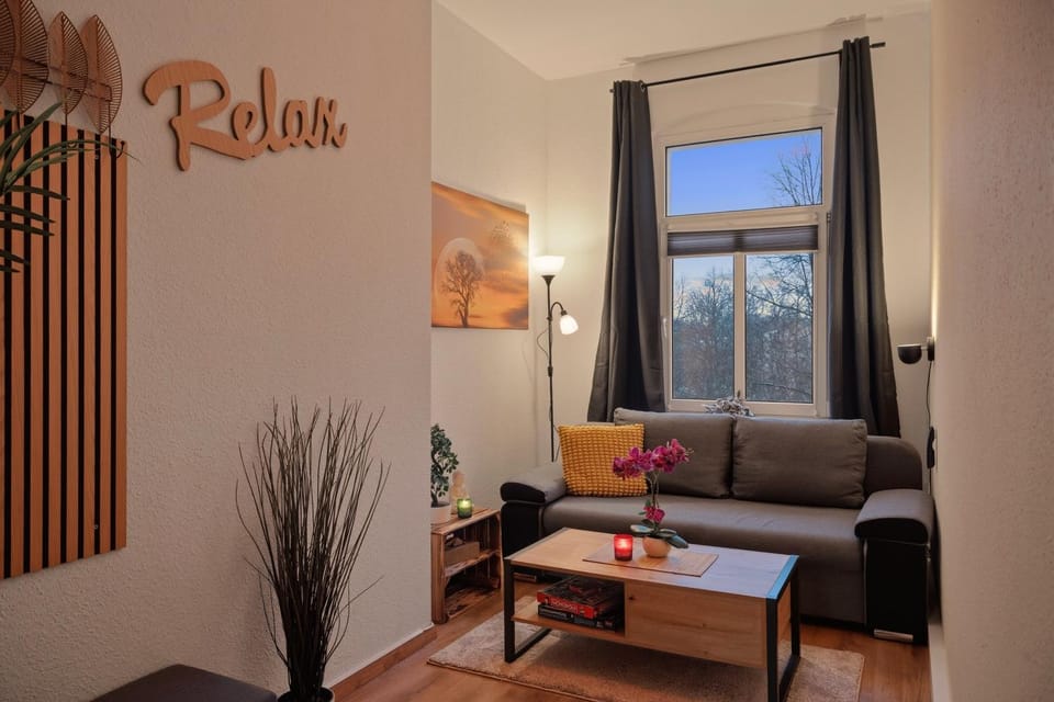 Bed, Living room