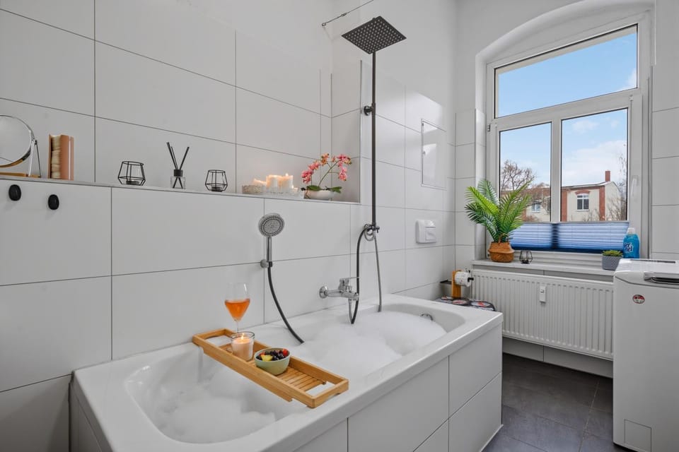 Bathroom, Bath