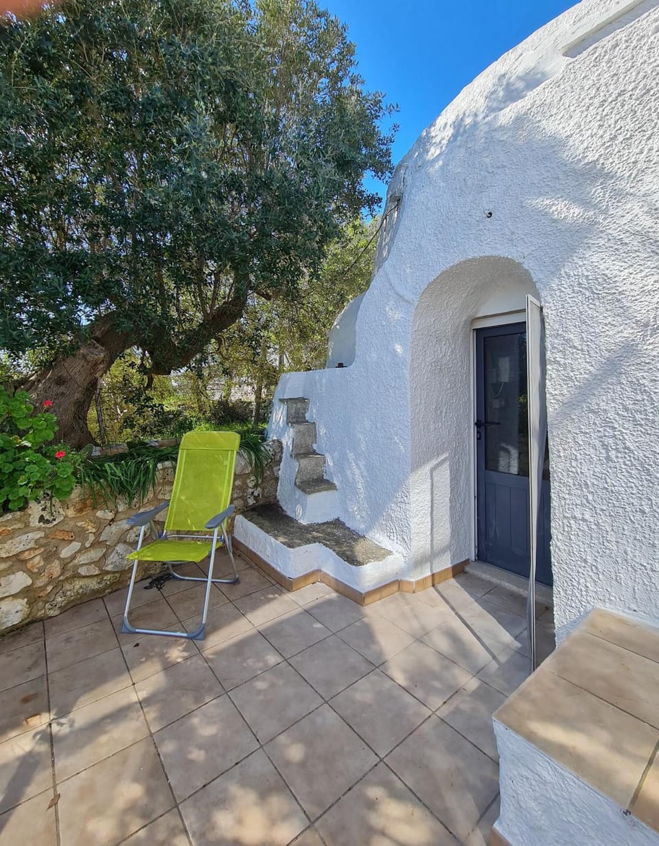 Trullo Joy Apartment in Province of Taranto