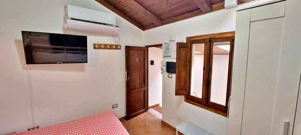 Bed, TV and multimedia
