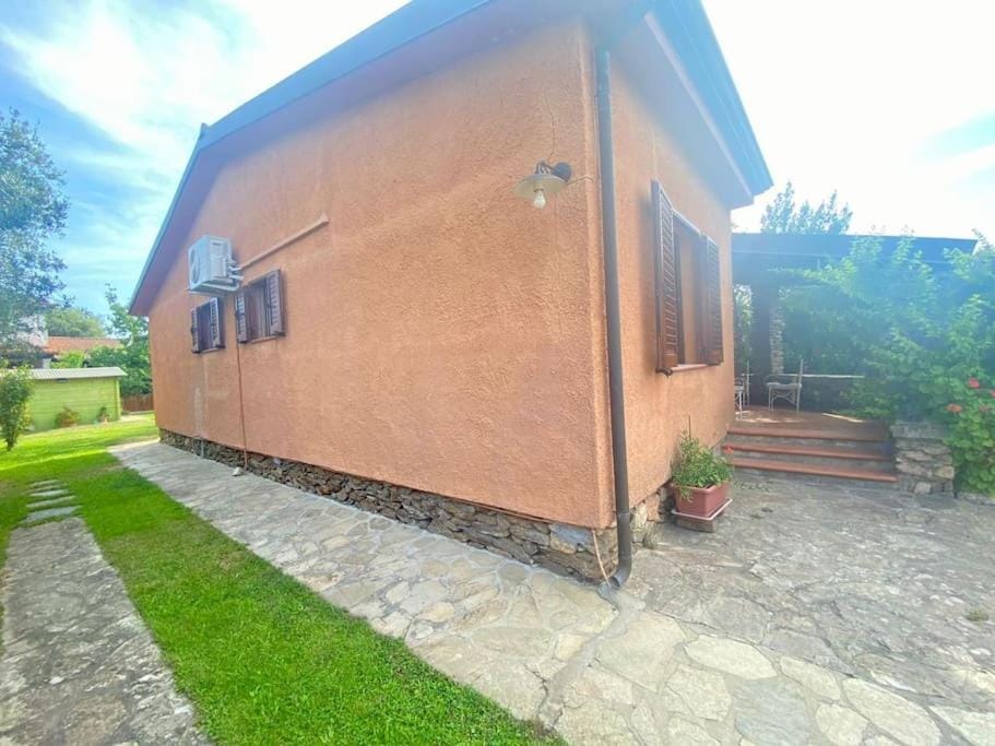 Villino Colombo Apartment in San Teodoro