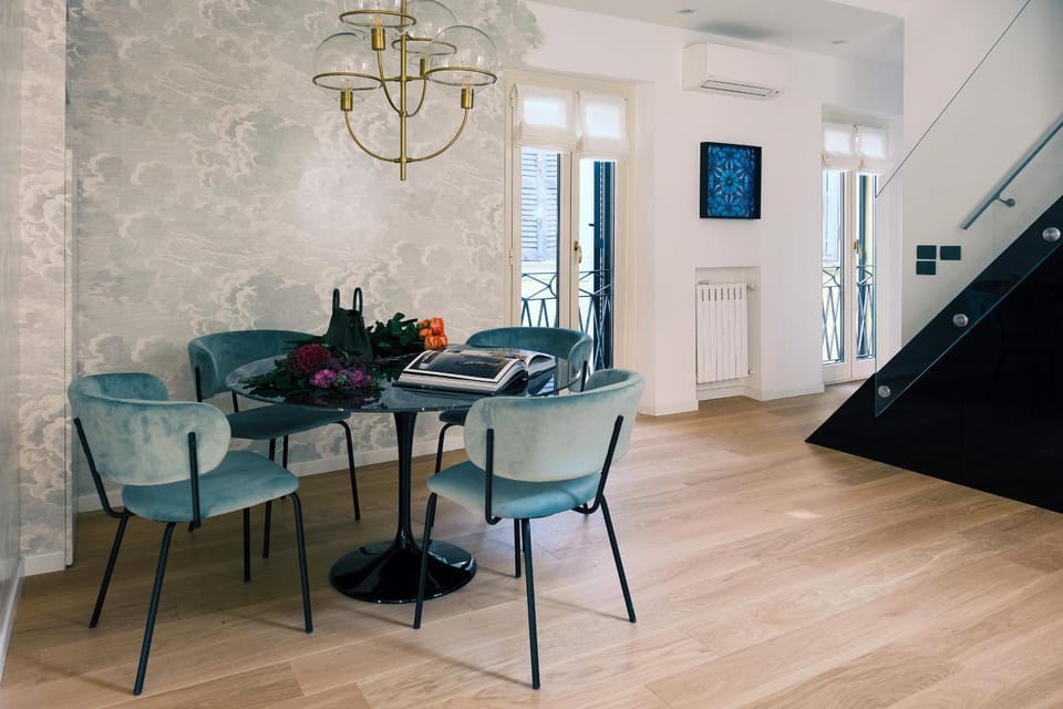 TV and multimedia, Living room, Seating area, Dining area