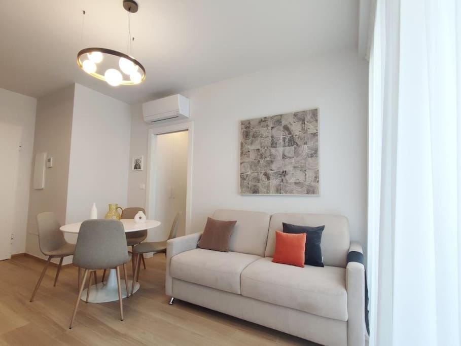 Suite Elegance a due passi dal mare con posto auto Apartment in San Benedetto del Tronto